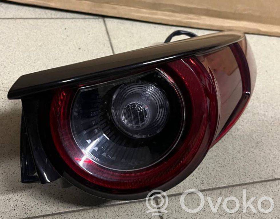 Mazda CX-30 Aizmugurējais lukturis virsbūvē 