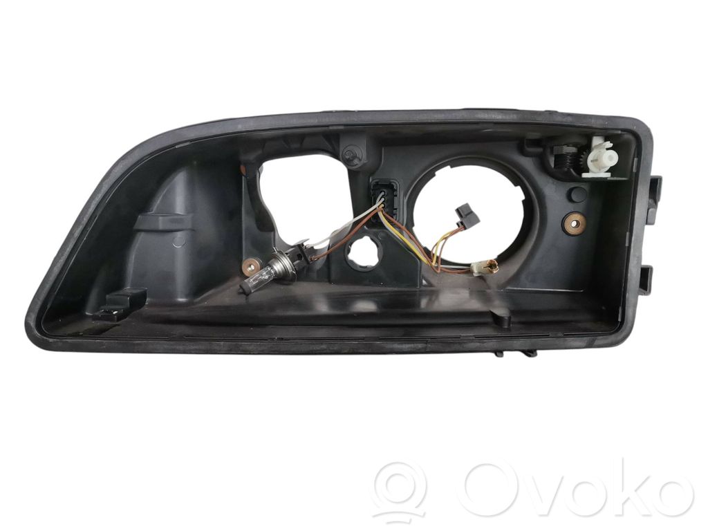 Volvo V70 Phare frontale 