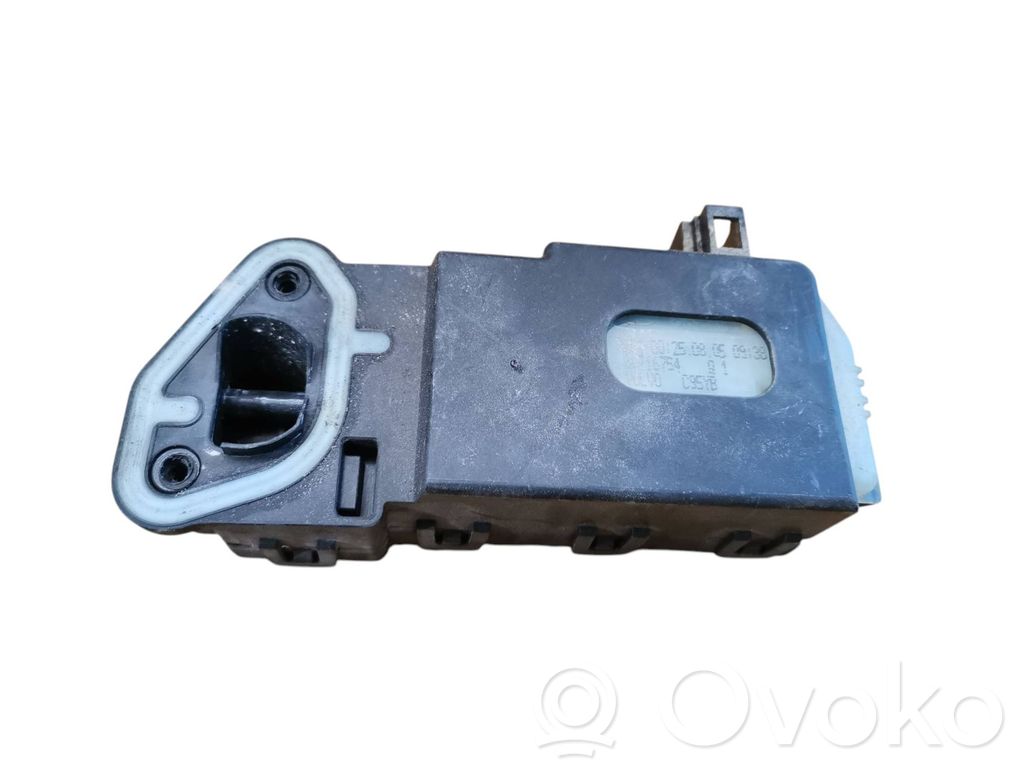 Volvo V50 Fuel tank cap lock 