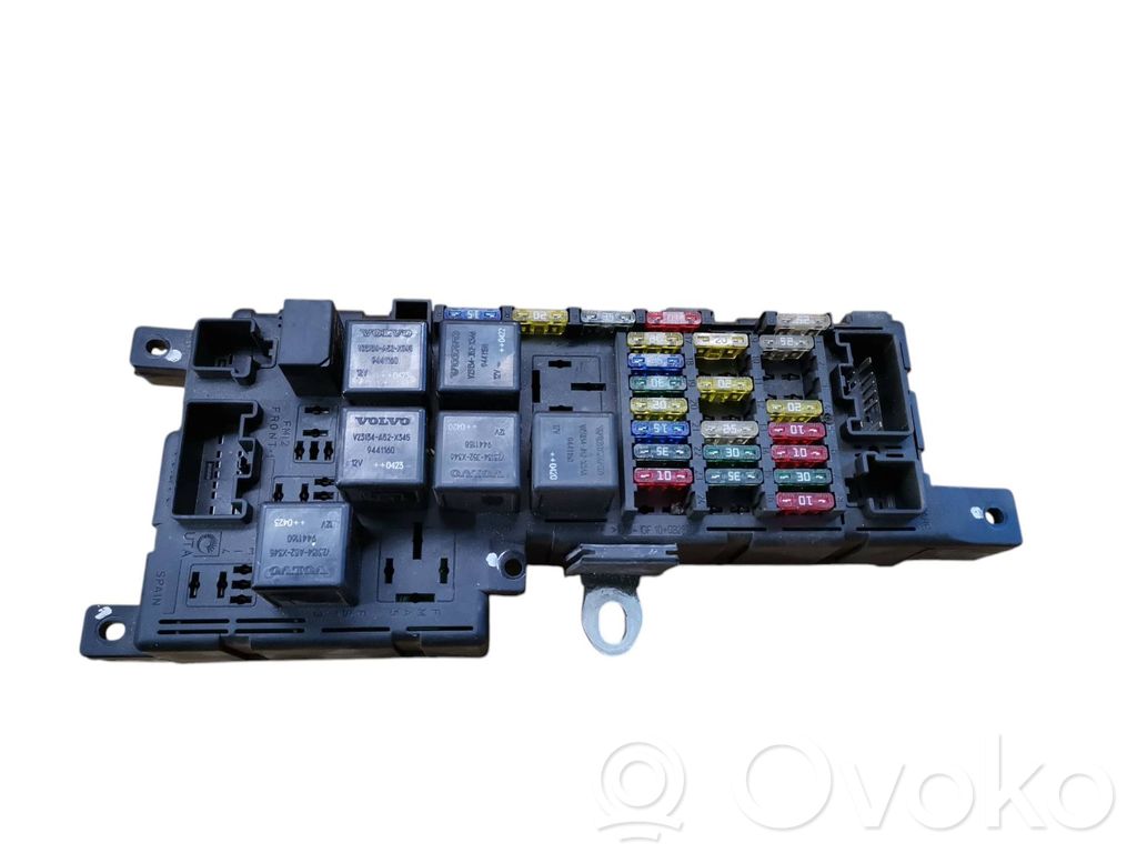 Volvo V70 Saugiklių dėžė (komplektas) 