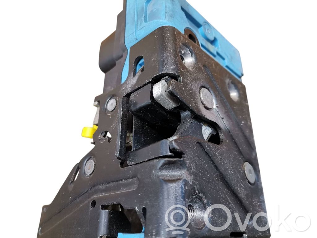Volvo V70 Front door lock 