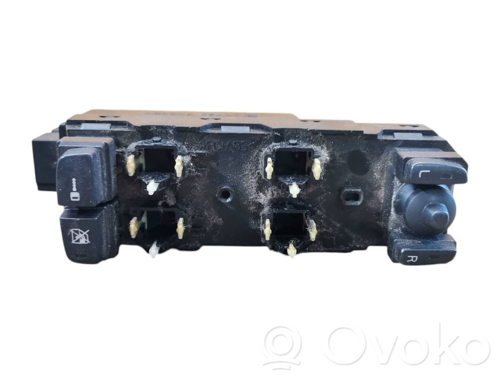 Volvo V70 Electric window control switch 