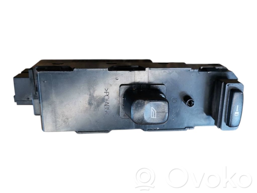 Volvo V70 Electric window control switch 