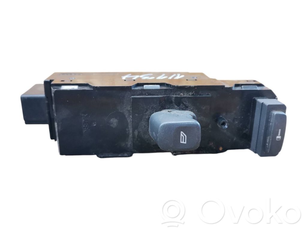 Volvo V70 Electric window control switch 