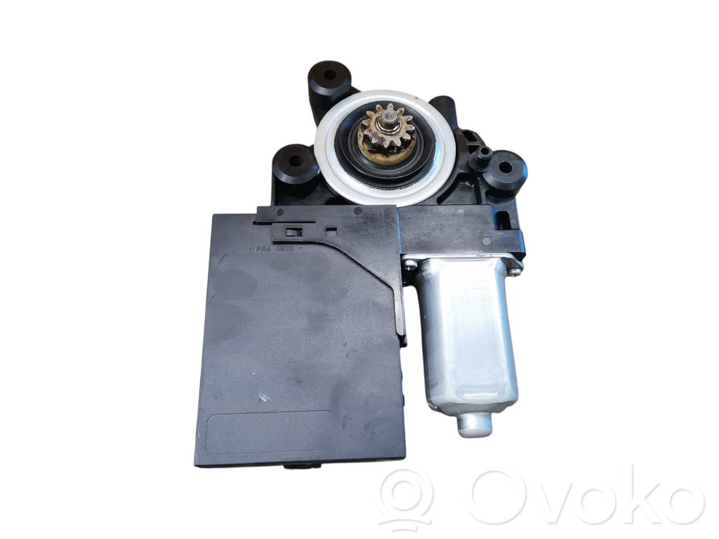 Volvo V50 Front door window regulator motor 