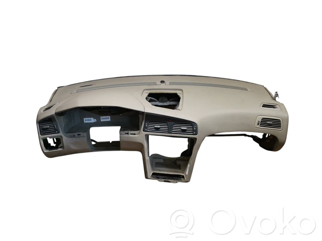 Volvo XC70 Panelis 