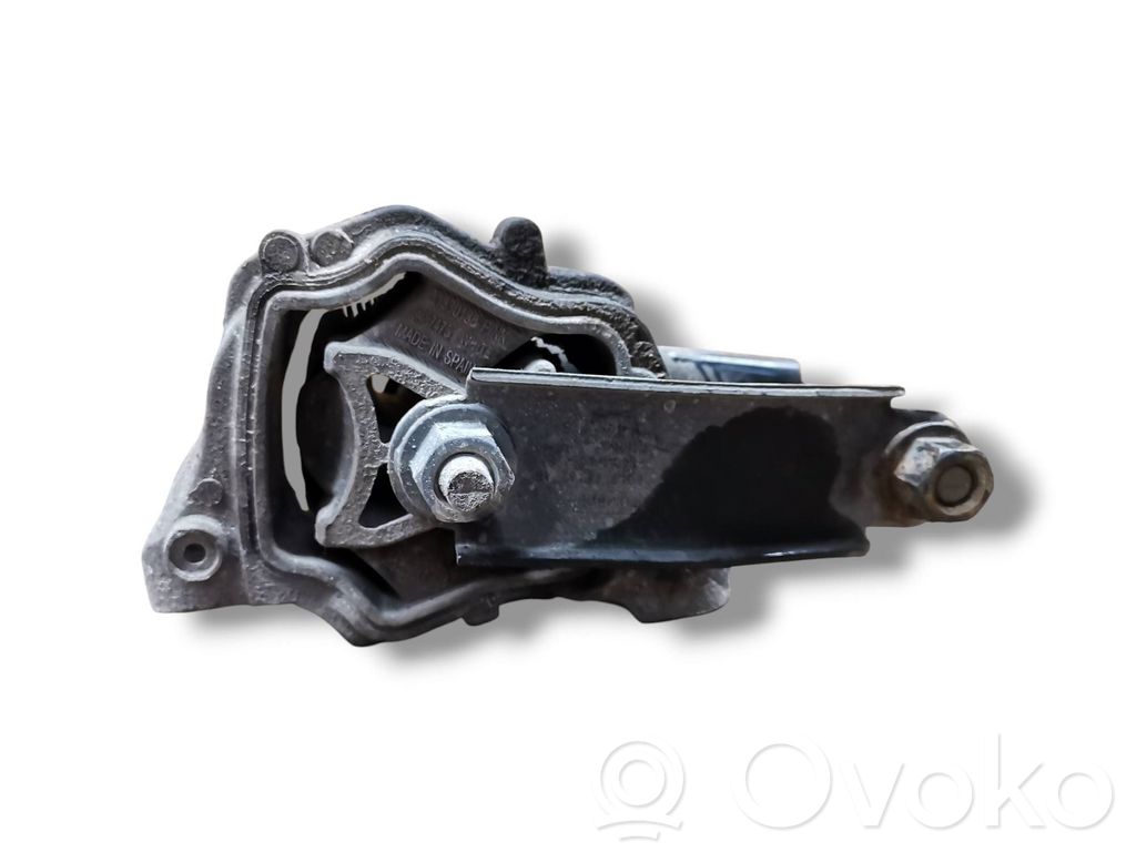 Volvo V60 Engine mount bracket 