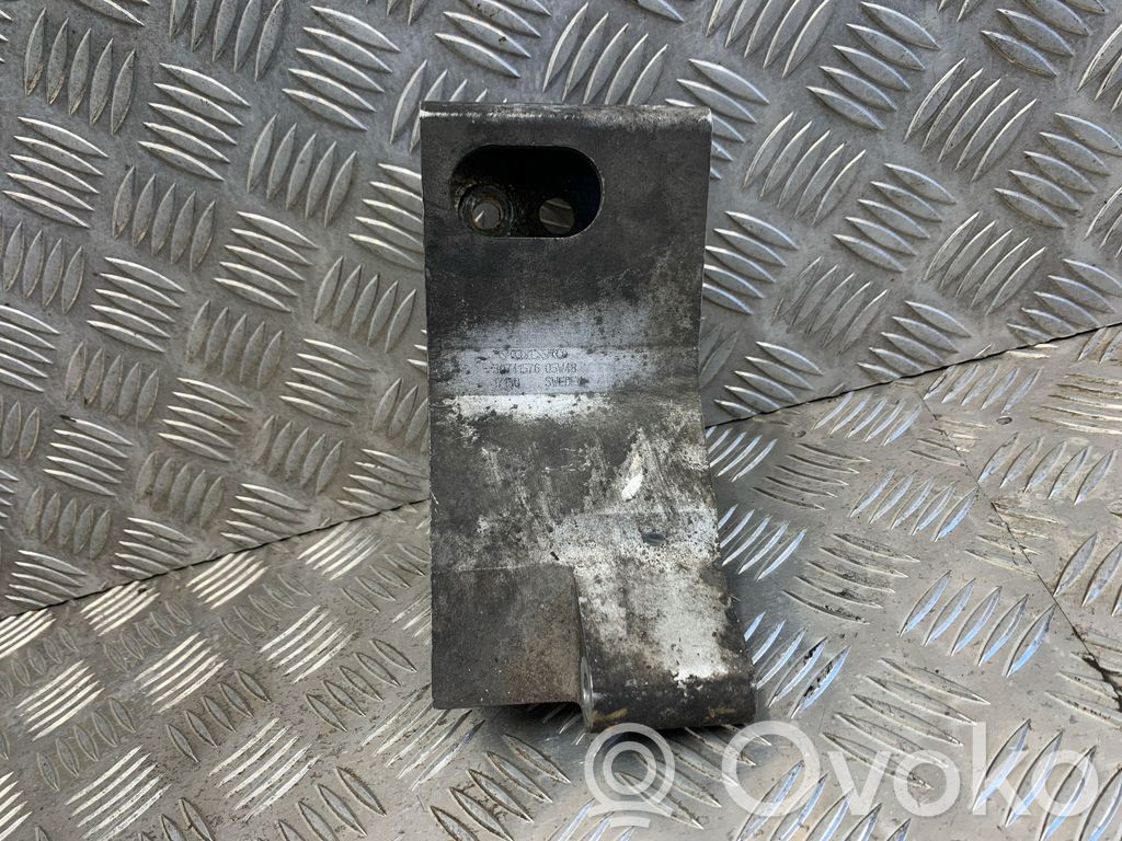 Engine mounting bracket   30741576