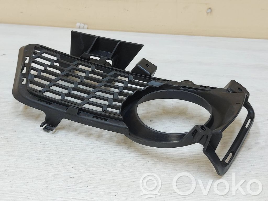 BMW 3 F30 F35 F31 Priešrūkinio žibinto apdaila/ grotelės 