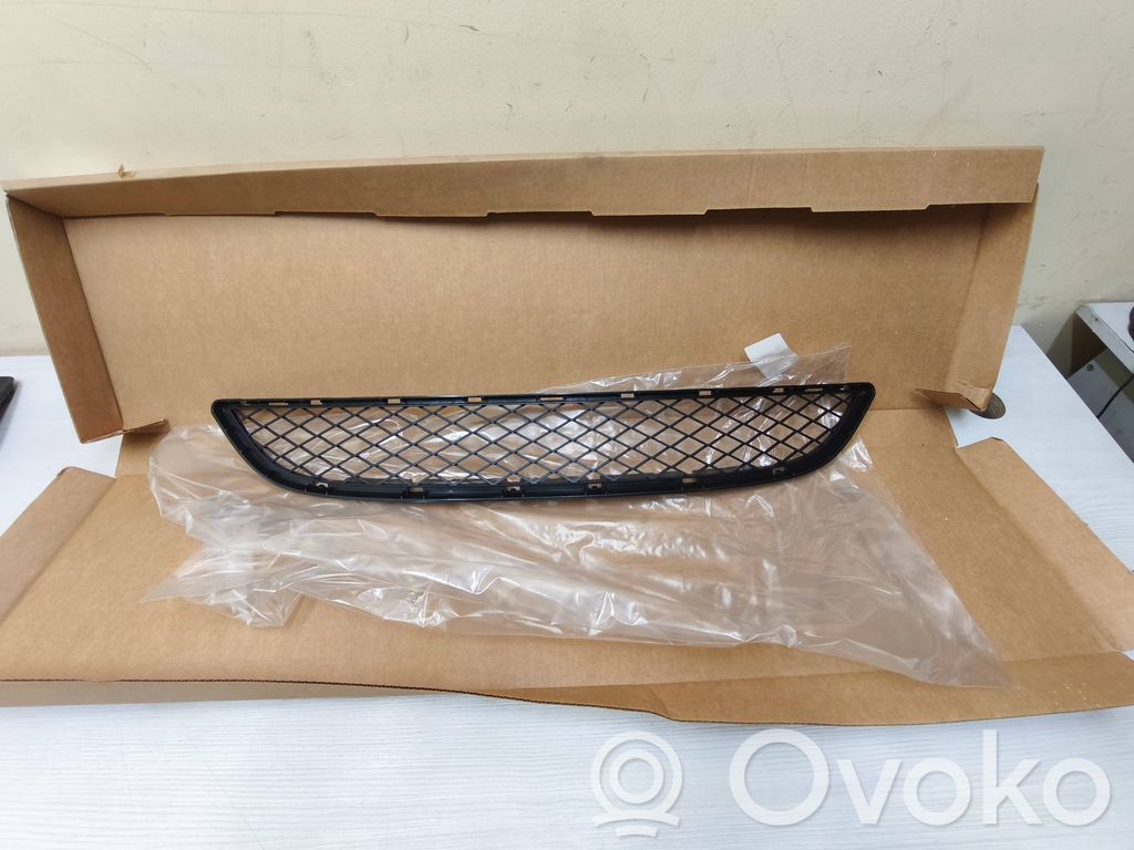 Front bumper lower grill   51117176282