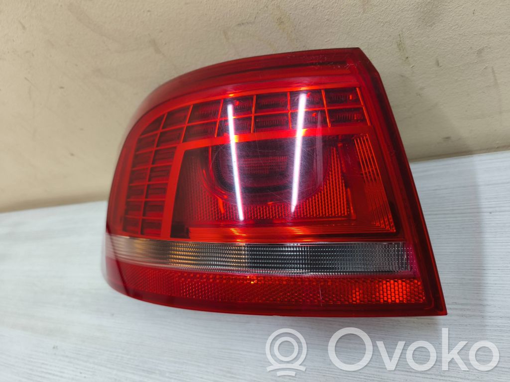 Volkswagen PASSAT B7 Lampa tylna 