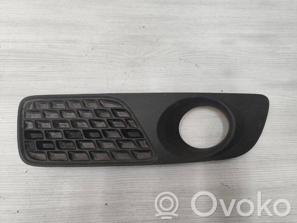 Volvo V70 Etusumuvalon ritilä 