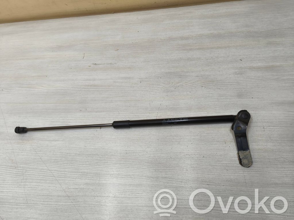 Audi Q2 - Amortyzator klapy tylnej bagażnika 
