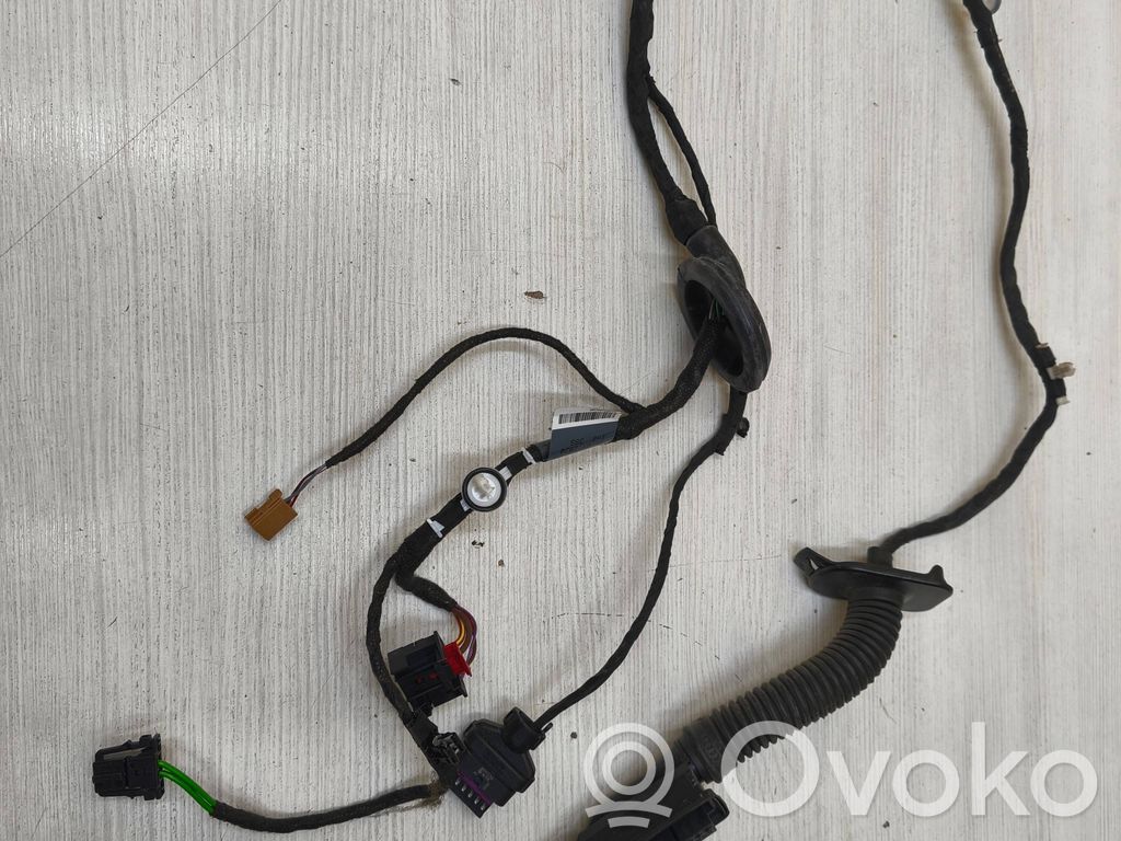 Audi Q2 - Cableado de puerta trasera 
