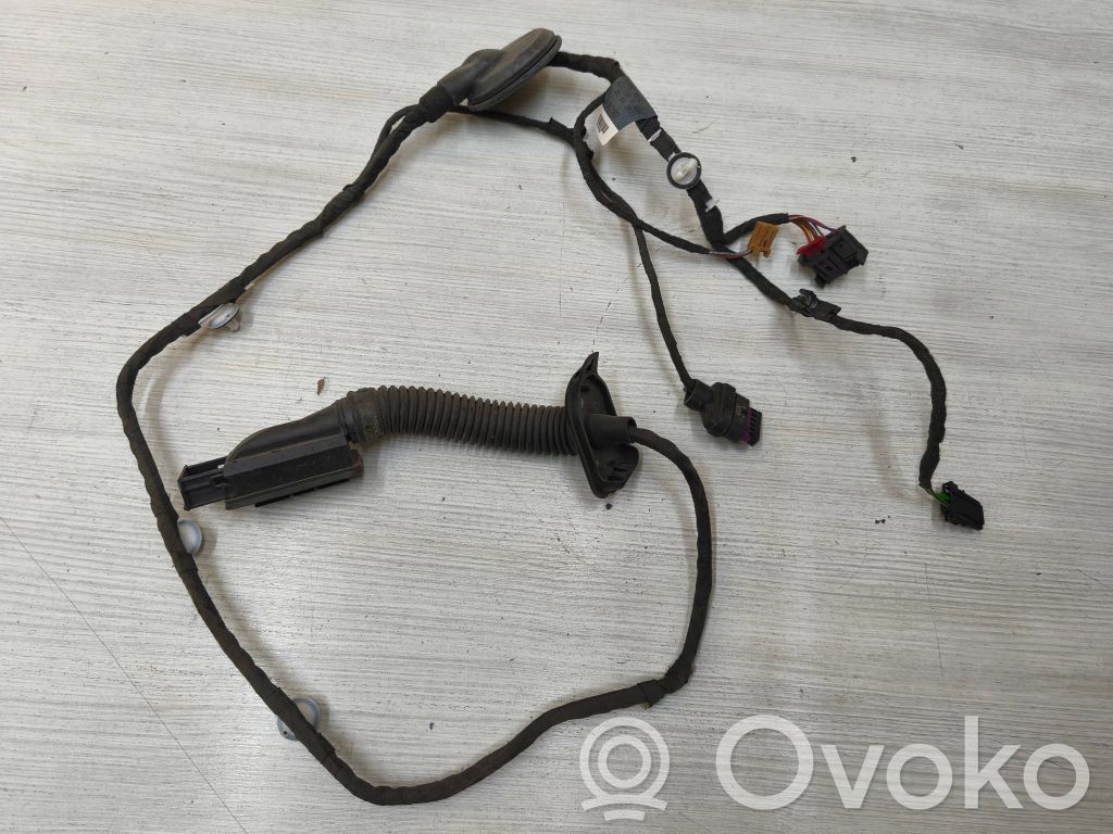 Audi Q2 - Cableado de puerta trasera 