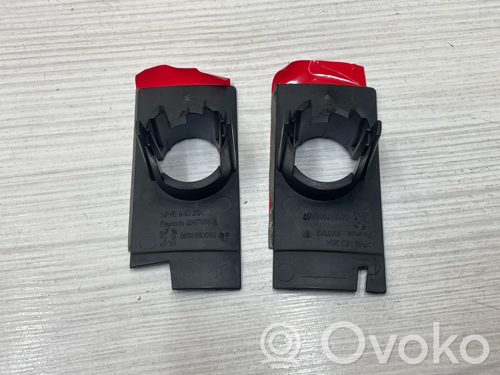 Peugeot 508 Soporte del sensor de aparcamiento delantero (PDC) 