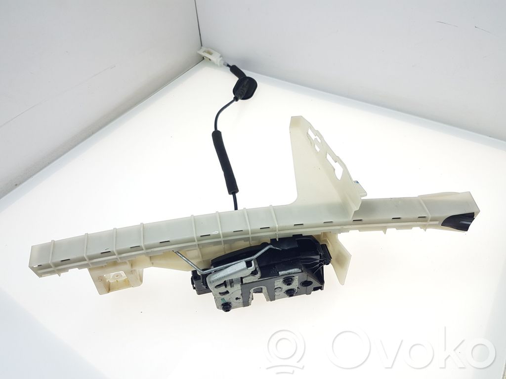 Ford Edge II Priekšpusē slēdzene 