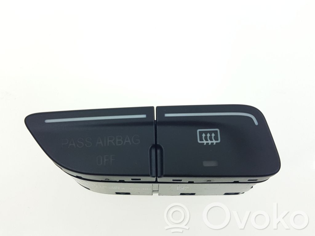 Ford Escape III Windscreen/window heater switch 