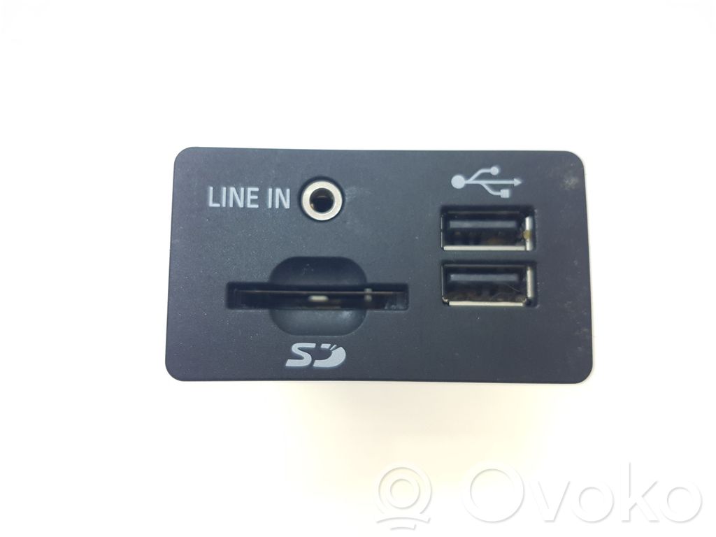 Enchufe conector USB   EM2T14F014,EM2T14F014AA,14715101668