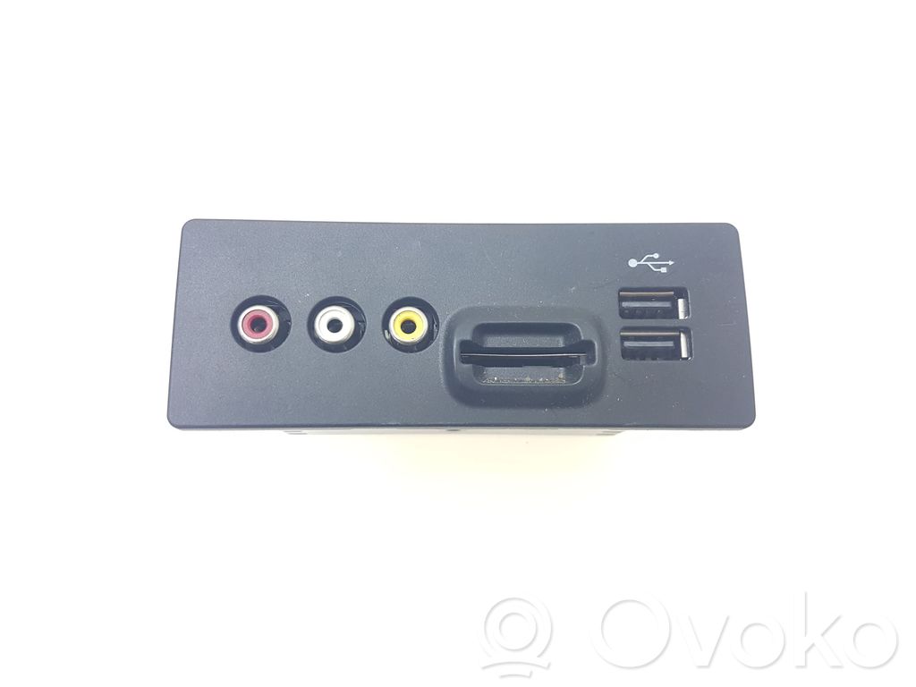 Ford C-MAX II USB socket connector 