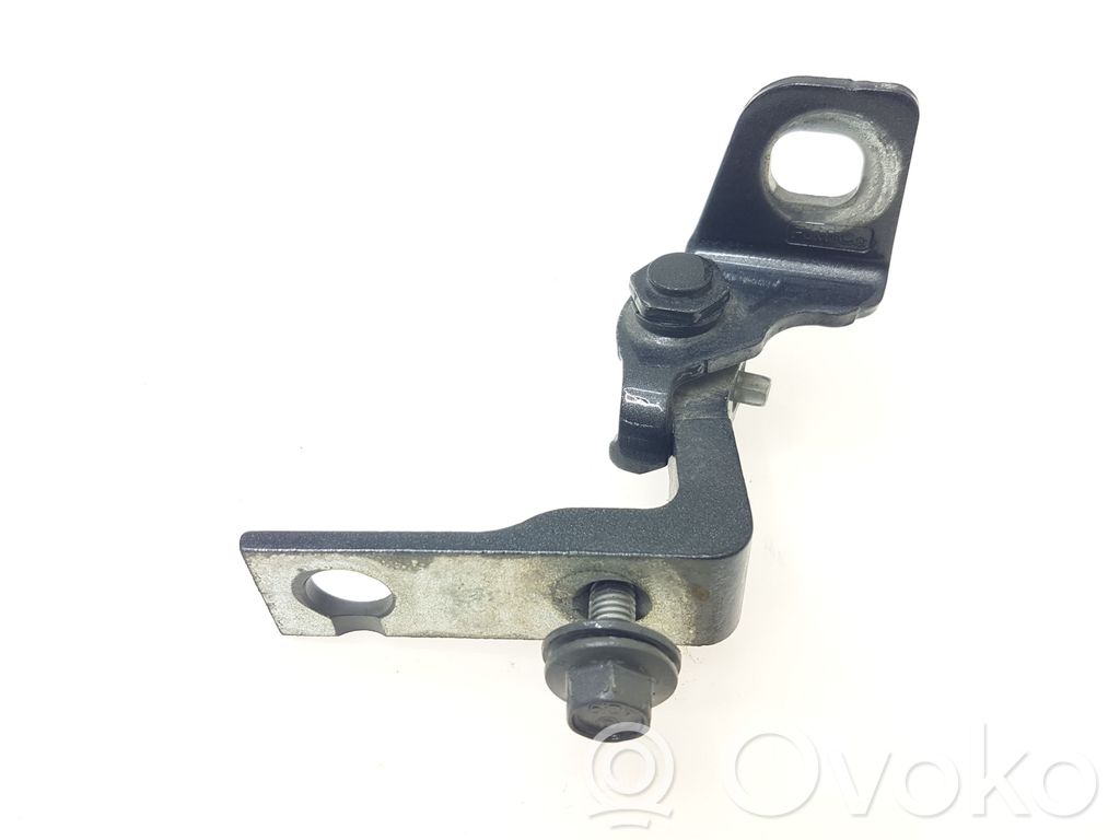 Ford Escape IV Bisagra inferior de la puerta trasera 