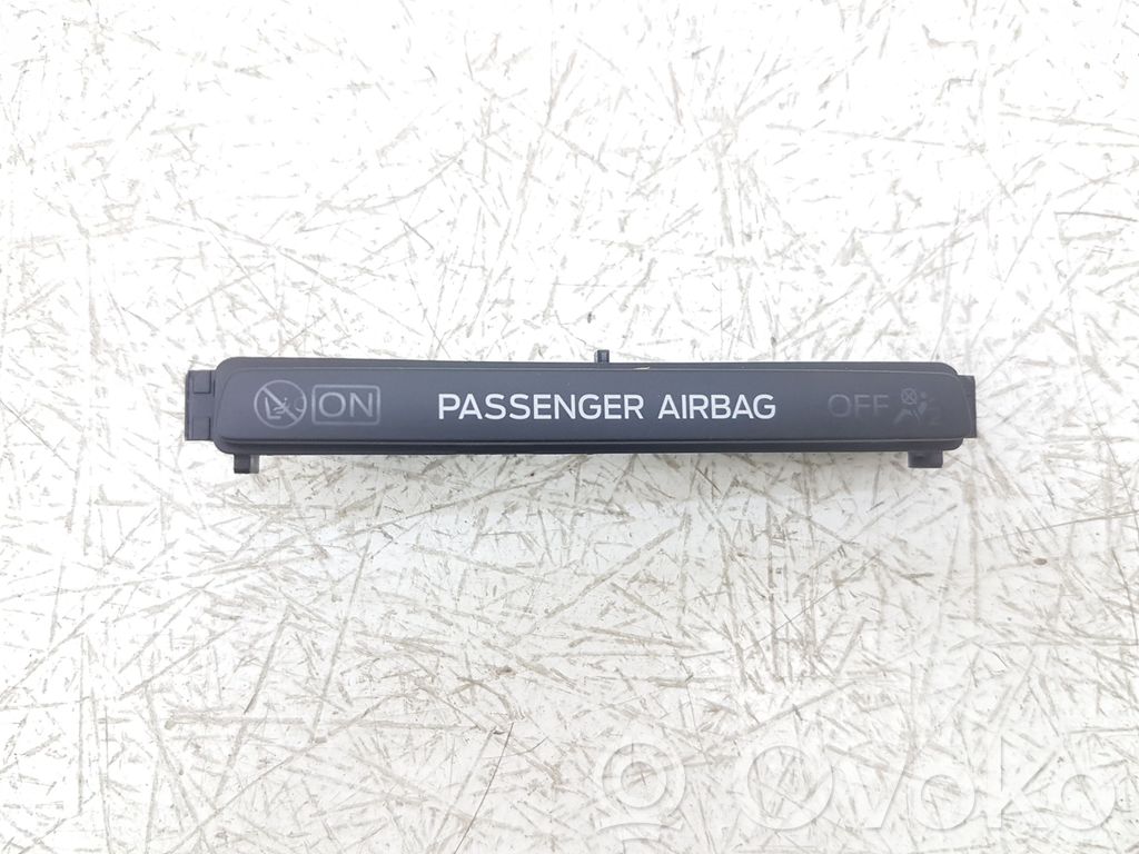Ford Escape IV Passenger airbag on/off switch 