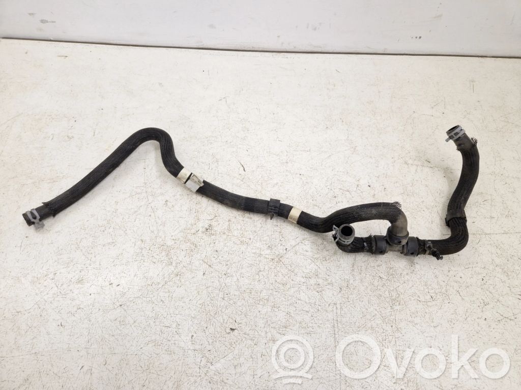 Ford Explorer VI Engine coolant pipe/hose 