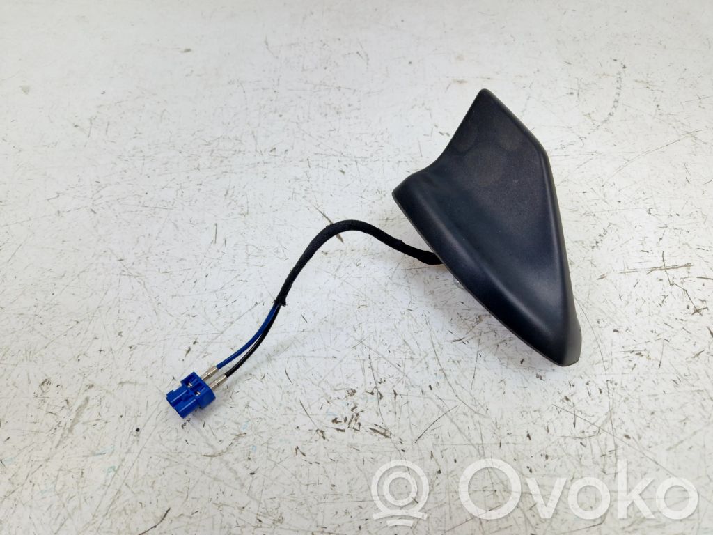 Ford Escape IV GPS-pystyantenni 