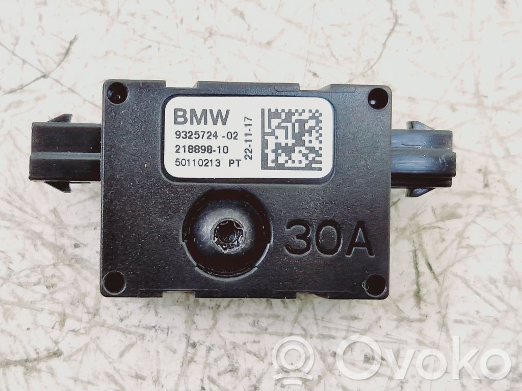 BMW 5 G30 G31 G38 Antenna control unit 