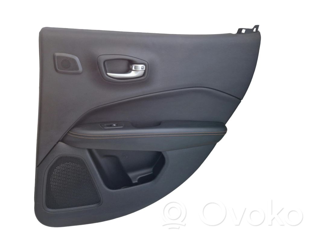Jeep Compass Takaoven verhoilu 