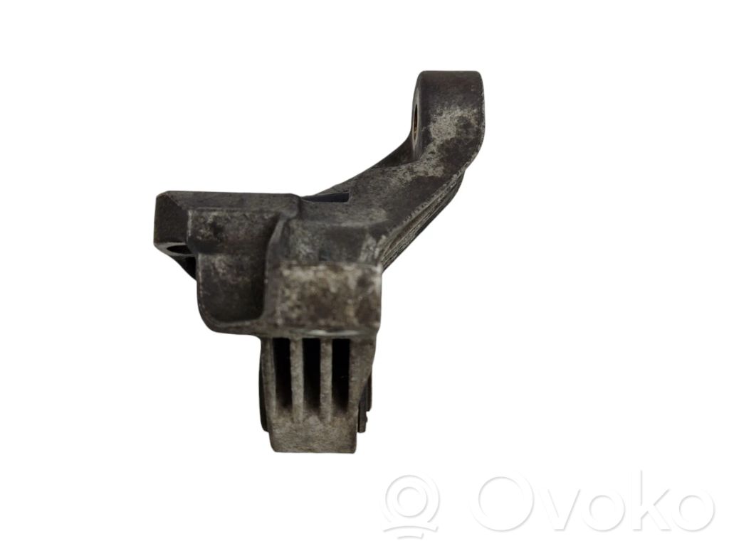 Ford Escape III Gearbox mounting bracket 