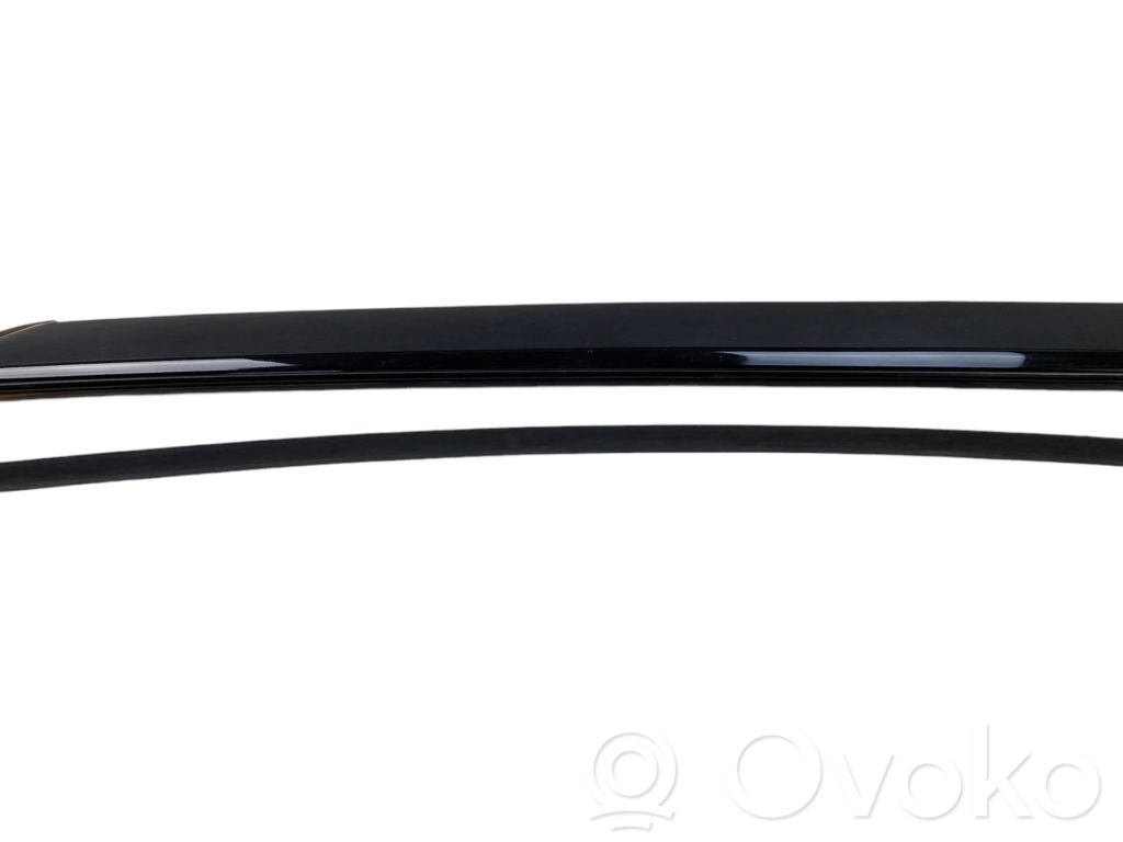 Ford Explorer VI Windshield trim 