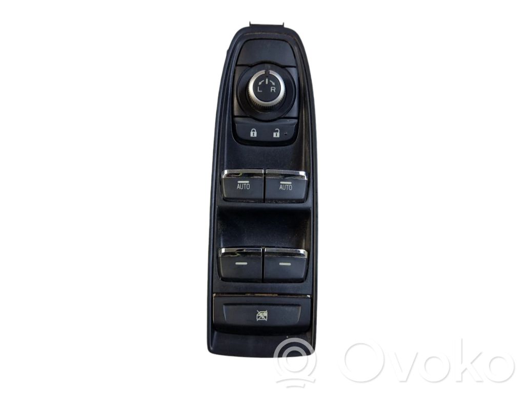 Subaru Forester SK Electric window control switch 