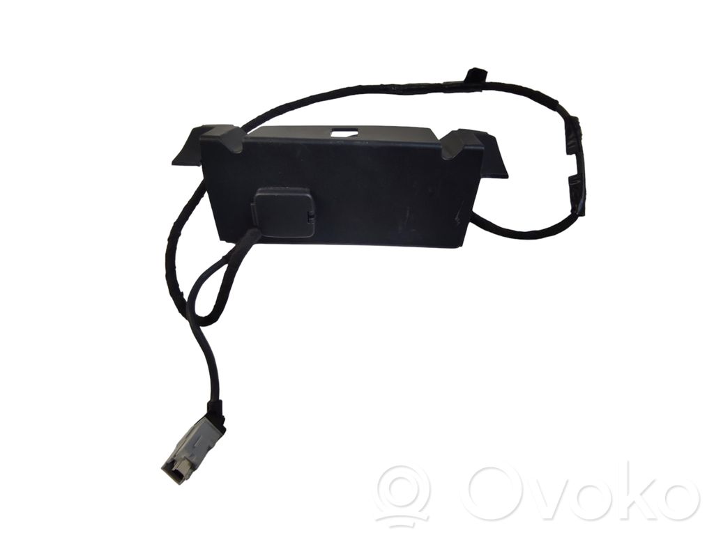 Ford Explorer V USB socket connector 