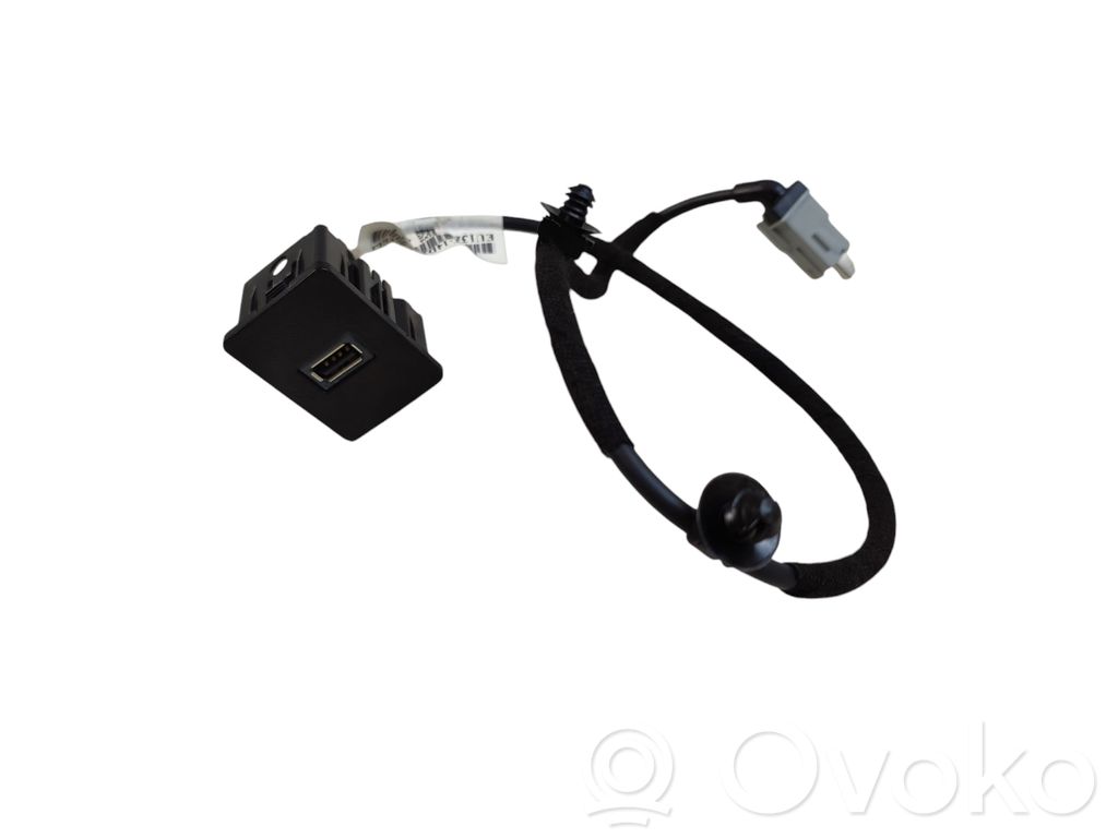 Ford Escape IV Enchufe conector USB 