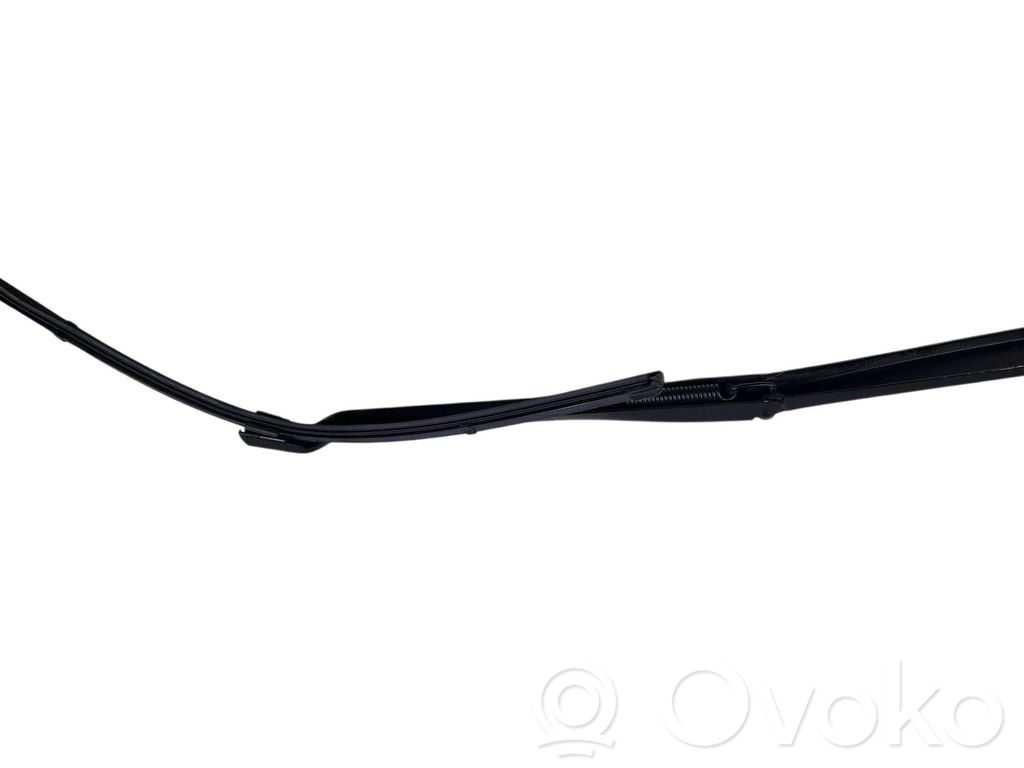 BMW 5 G30 G31 G38 Front wiper blade arm 