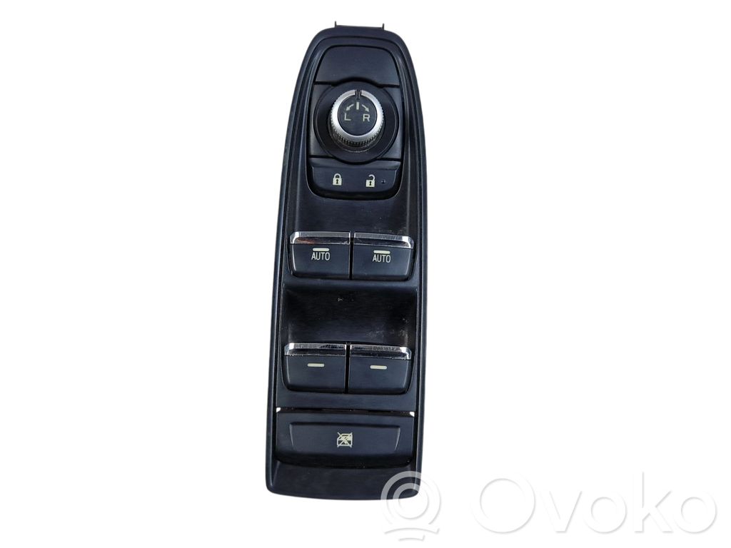 Subaru Forester SK Electric window control switch 