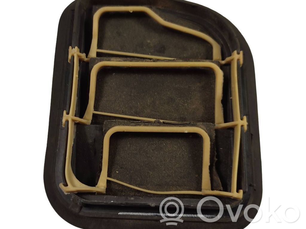 Kratka wentylacyjna pod zderzakiem tylnym   FT4BR278C27,FT4BR278C27AD,W409D
