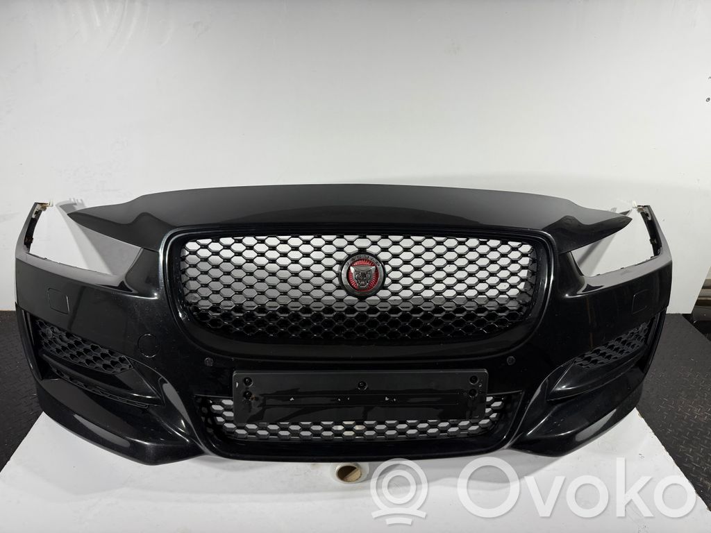 Jaguar XE Parachoques delantero 