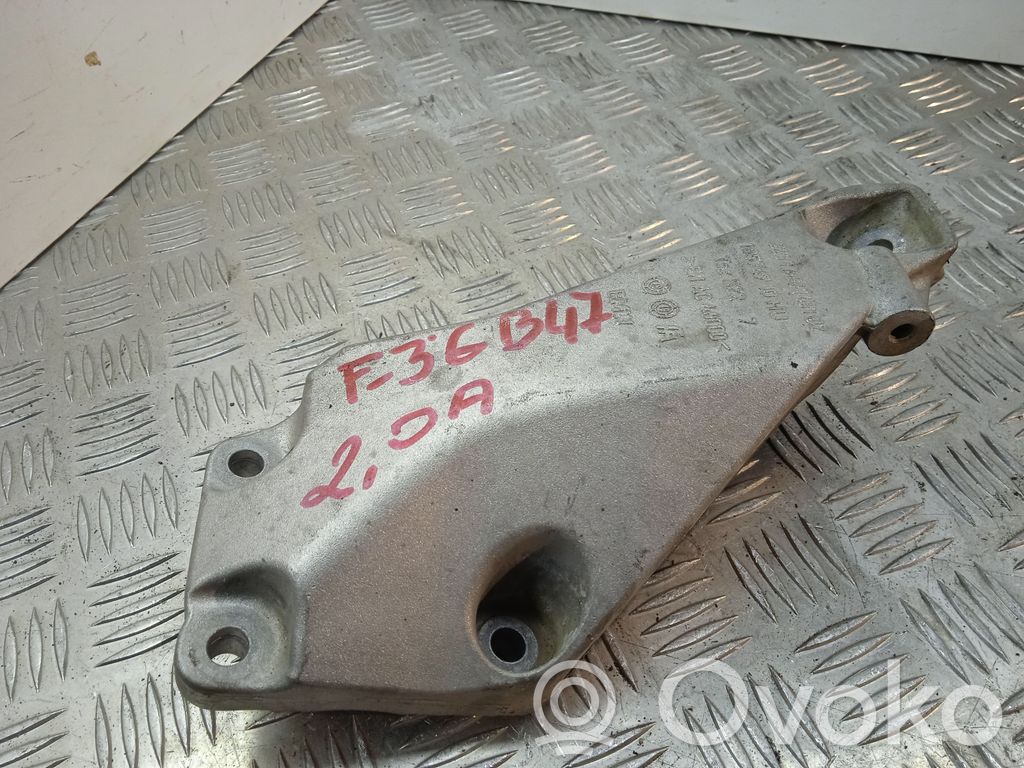 BMW 4 F36 Gran coupe Engine mounting bracket 