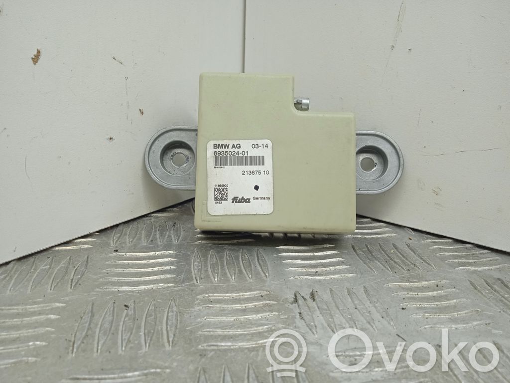 Antenna control unit   693502401
