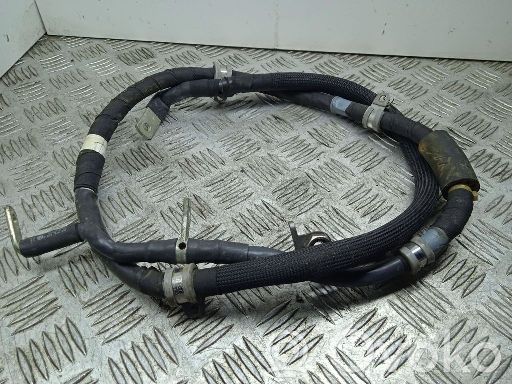 Volkswagen Touareg II Minusinis laidas (akumuliatoriaus) 