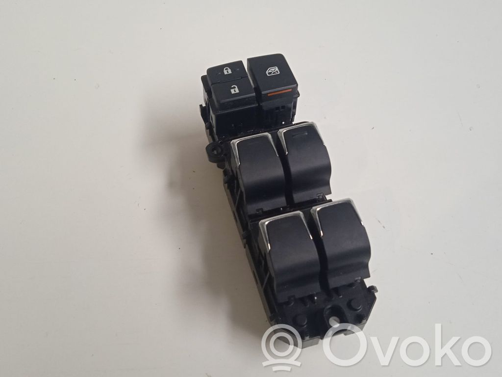 Lexus NX Electric window control switch 