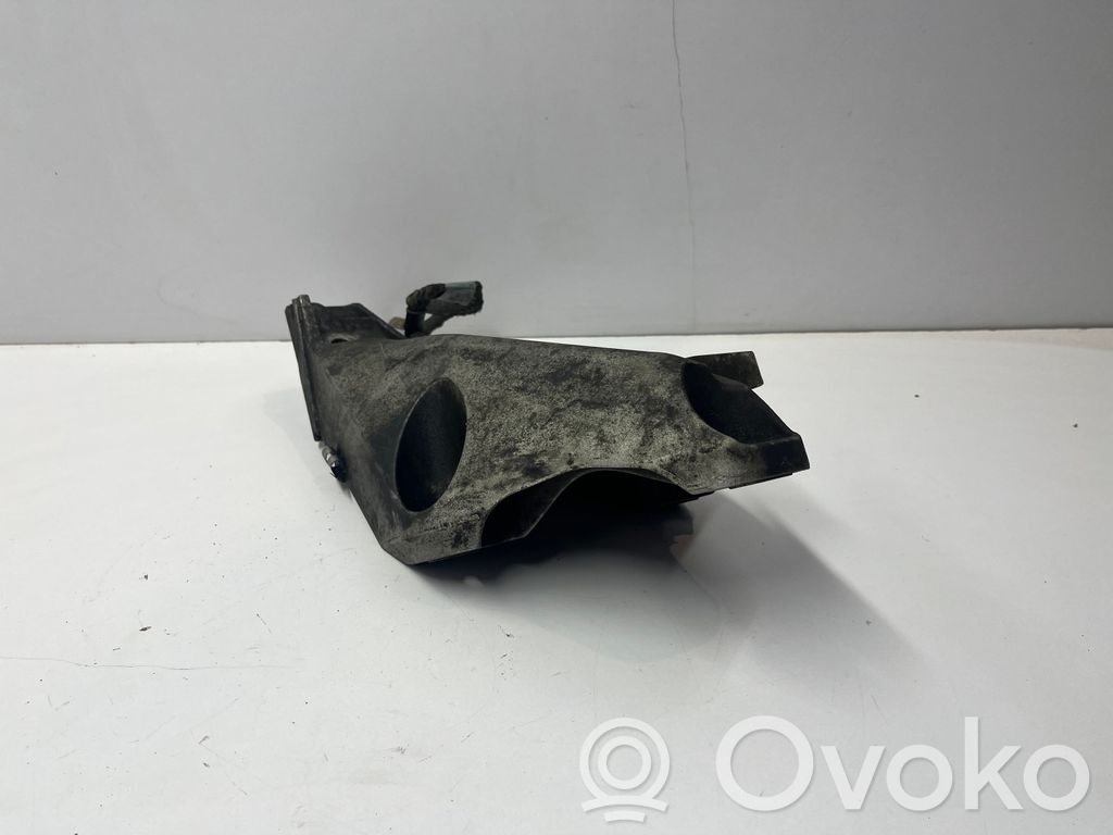 BMW X5 E70 Engine mounting bracket 