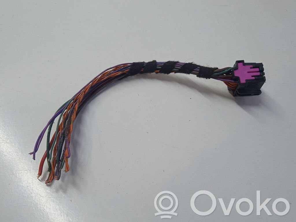 Otros cableados   8E0972585