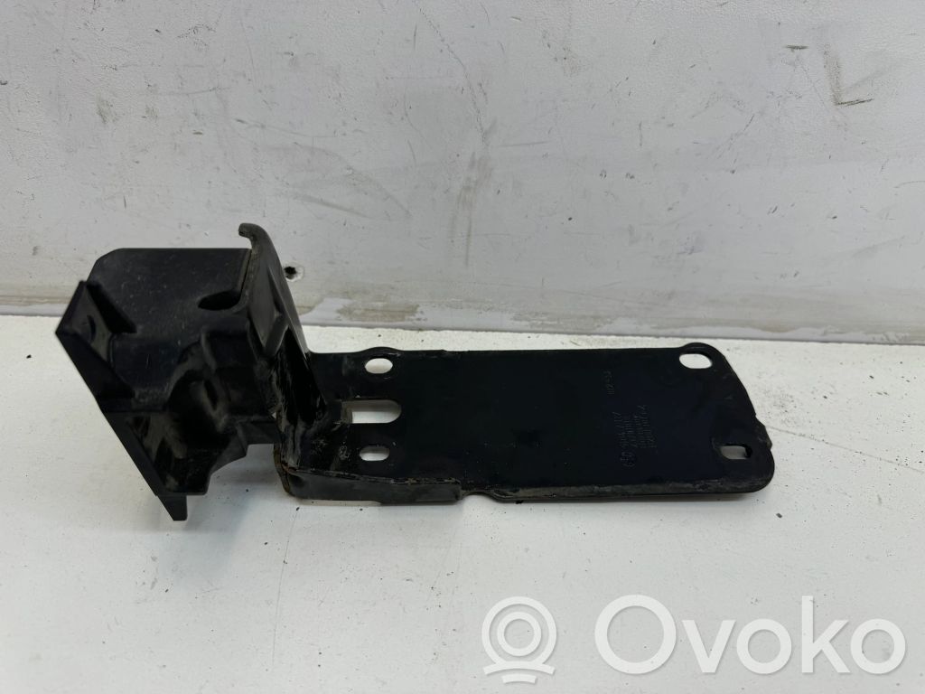 BMW 3 E90 E91 Radiator mount bracket 