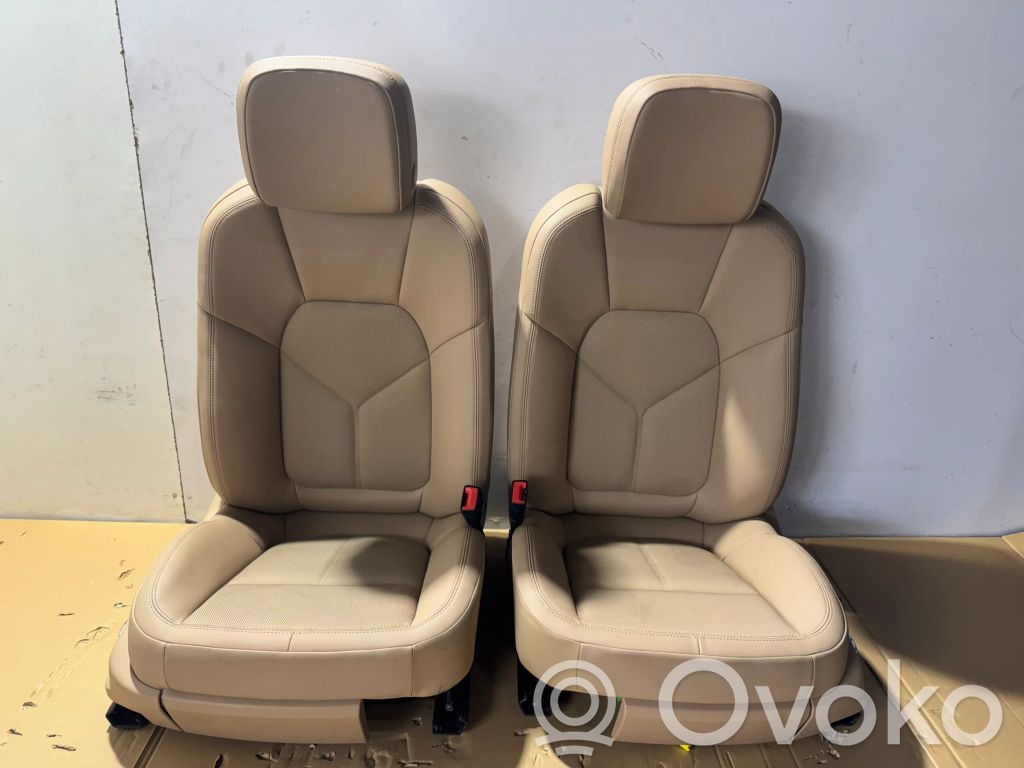 Porsche Macan (95B) Istuinsarja 