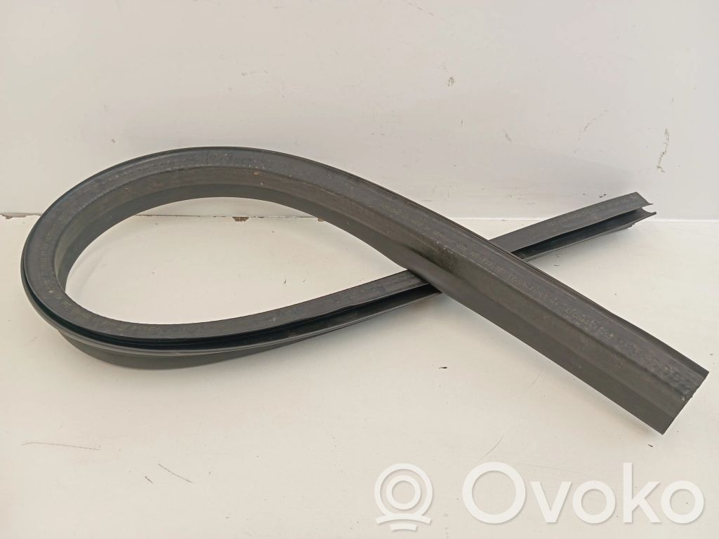 Porsche Macan (95B) Engine compartment rubber 