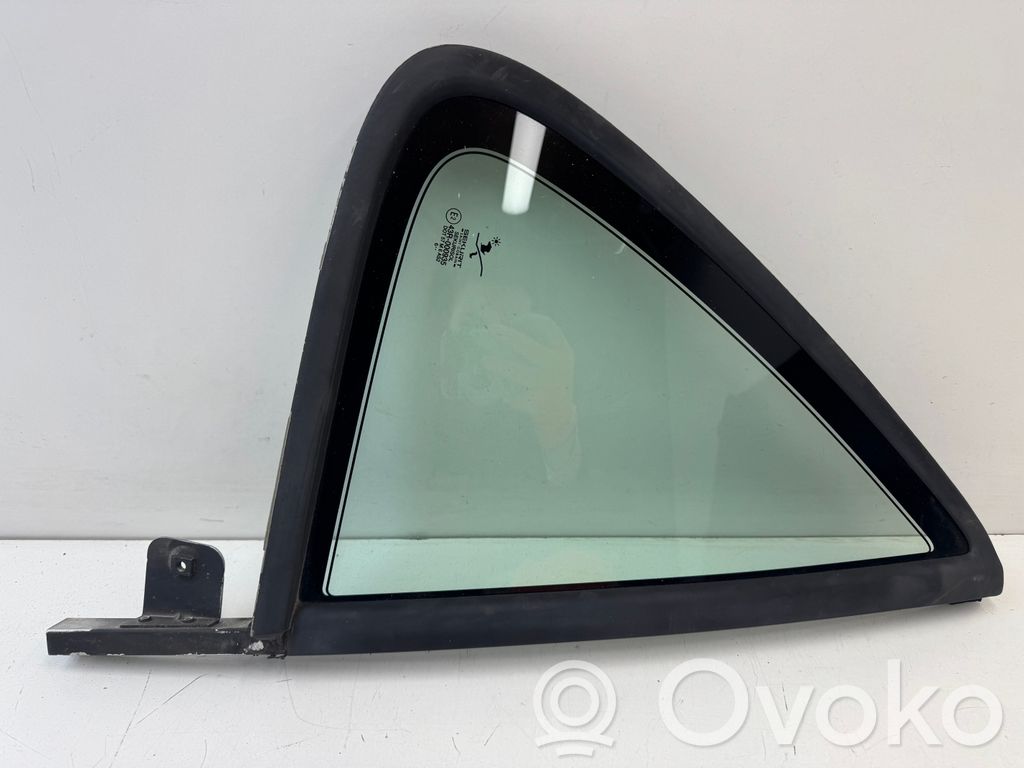 Saab 9-5 Ventanilla de ventilación de la puerta trasera 