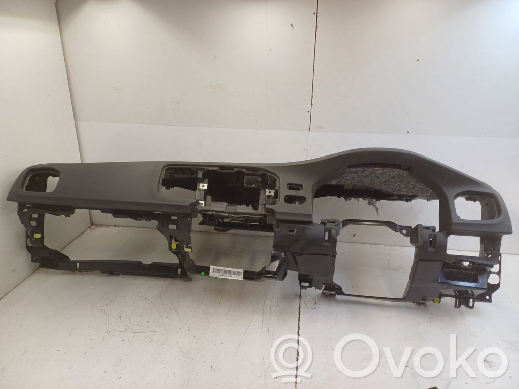 Volvo S60 Panelė 